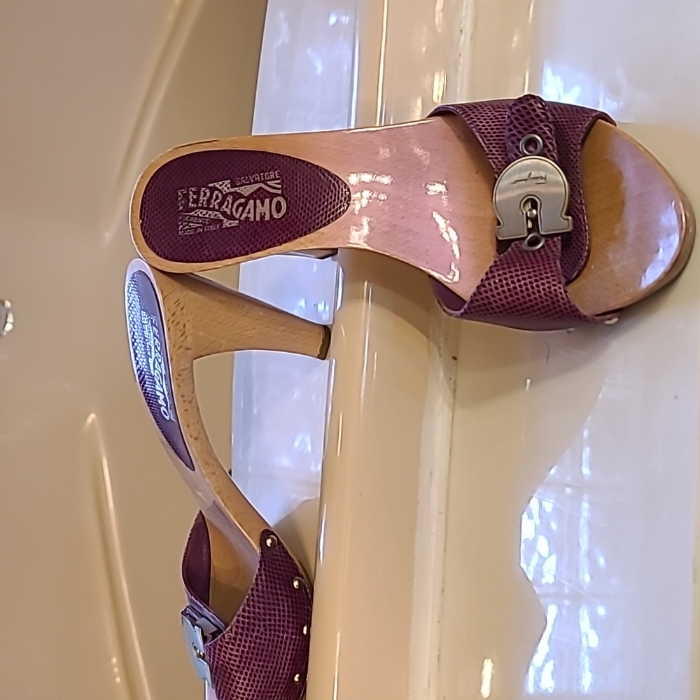 Salvatore Ferragamo slide sandals